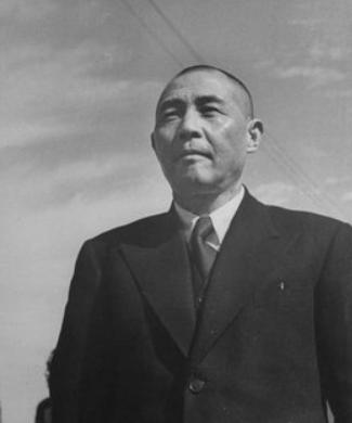 1938年，国军上将钱大钧，黑着脸走进军统湖北站，当着众特务的面，一枪打死了副站