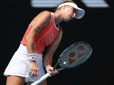 澳网女单32号种子万卓索娃宣布因伤退出本届赛事，这是她连续两个大满贯受伤病困扰退