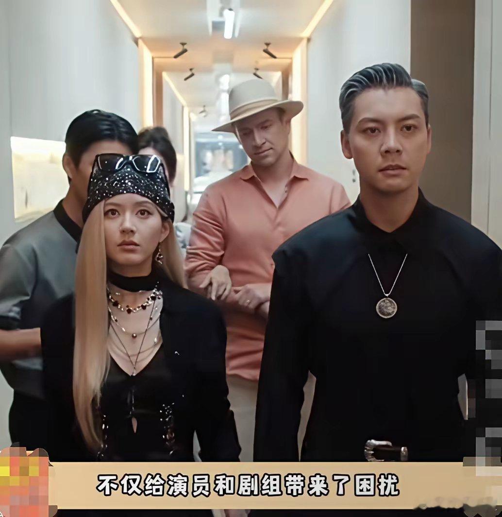 《许我耀眼》这部剧拍的挺好的，就是有个小遗憾，我也是今天才知道的，不是演员的表演
