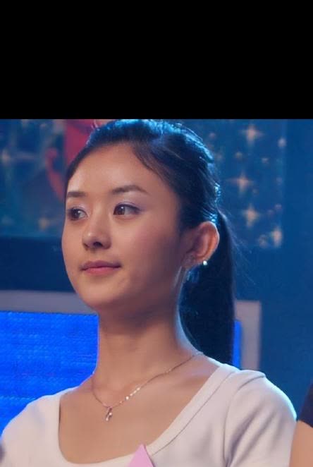 赵丽颖刚出道时候颜值也在线，冯绍峰新女友看着像是整容脸，只能说冯绍峰审美和大众不