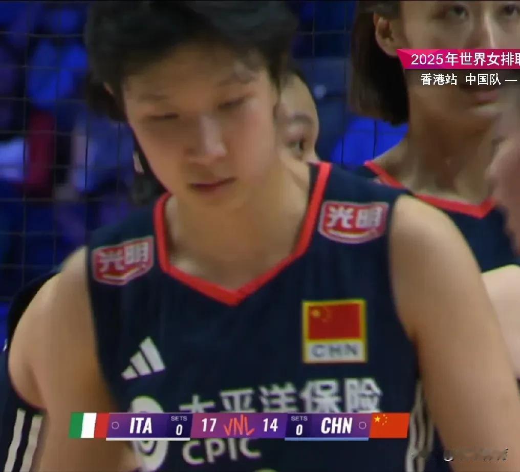 【今日之星：董禹含】中国女排零比三输给意大利，但是中国队的董禹含发挥惊艳，堪称