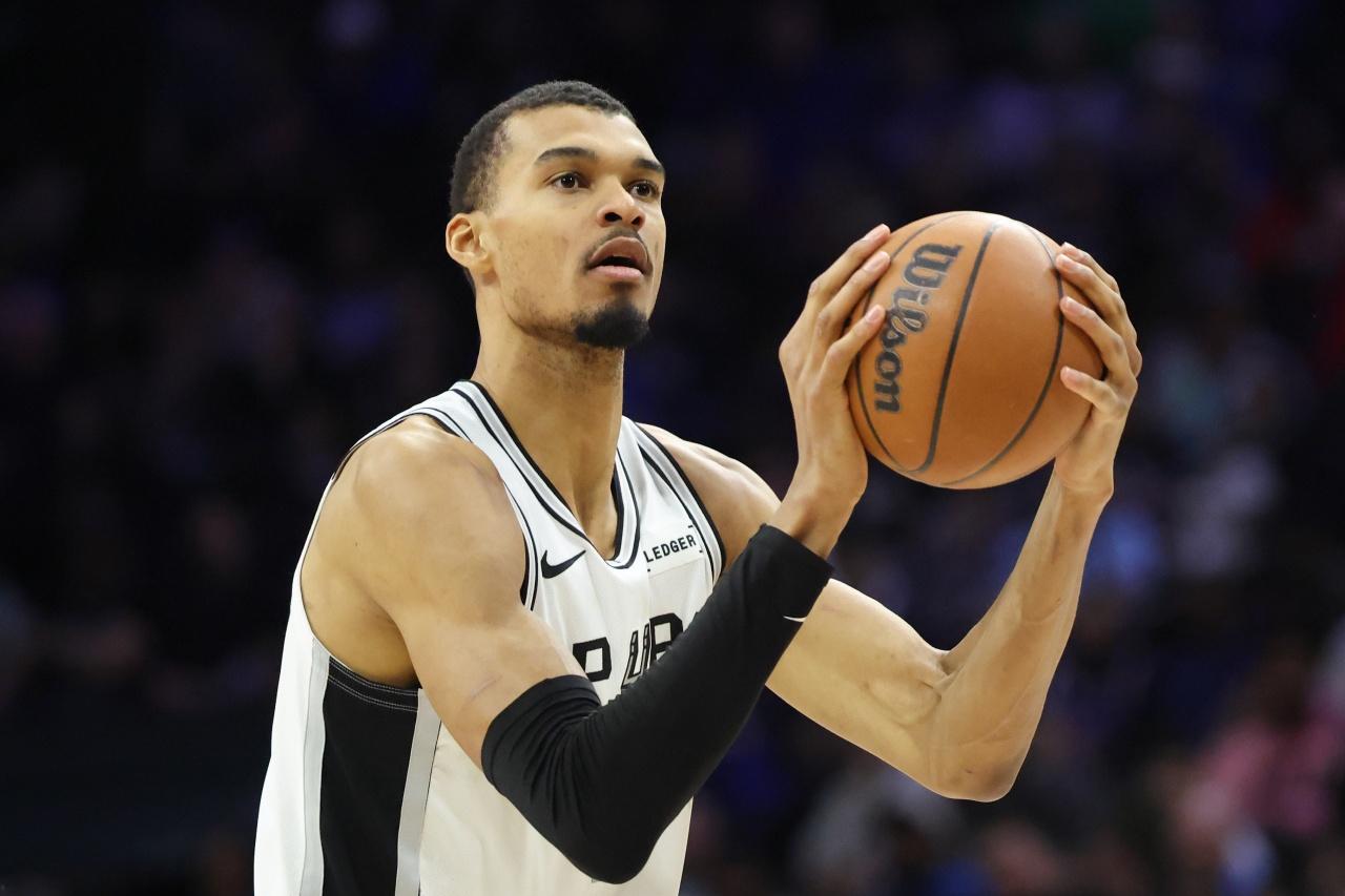 谈到马刺夺冠的可能性，前NBA球员理查德·杰弗森说：“这是马刺崛起的第一个年头，