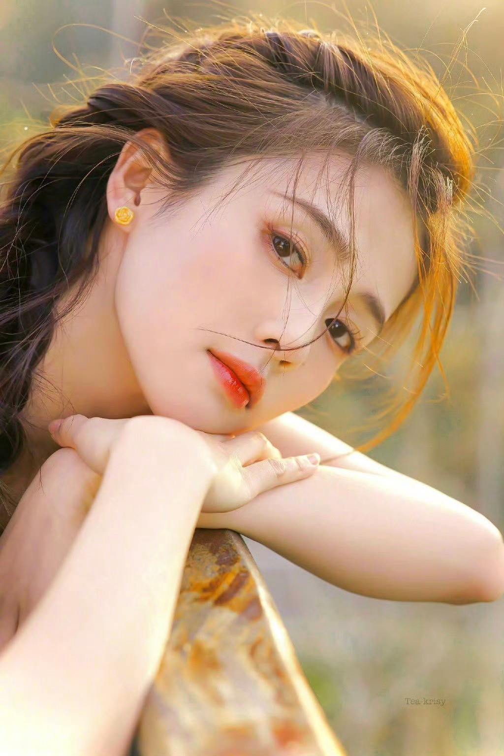白鹿白鹿白鹿白鹿发型师方可审美