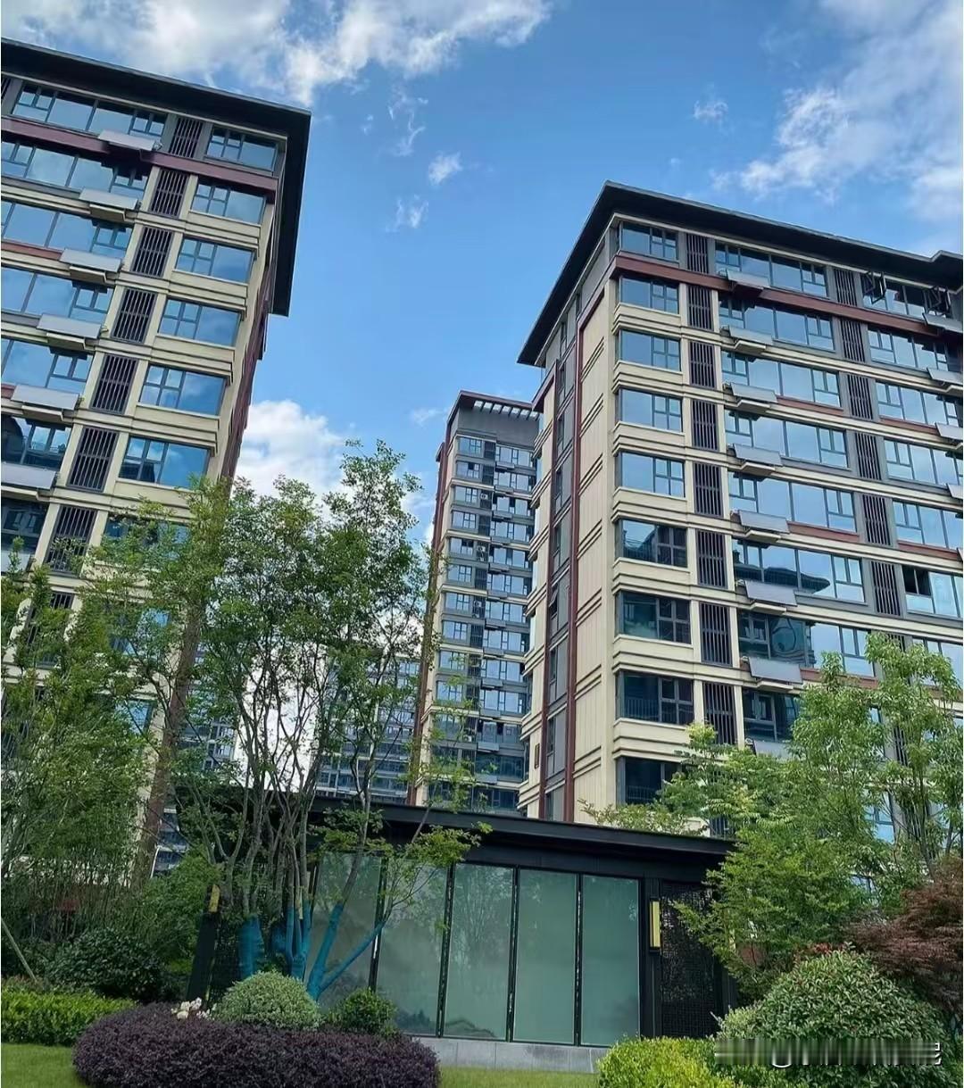 你有没有过这样的经历？拿着好不容易攒下的首付一头扎进售楼处，被销售一顿忽悠就稀里