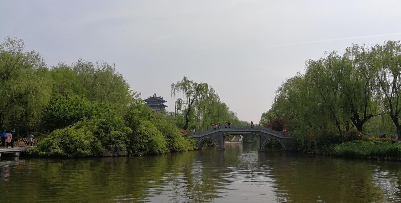 单位里老实人存在一个显性问题；习惯性只干活不社交；这里的社交不是让你推杯换盏