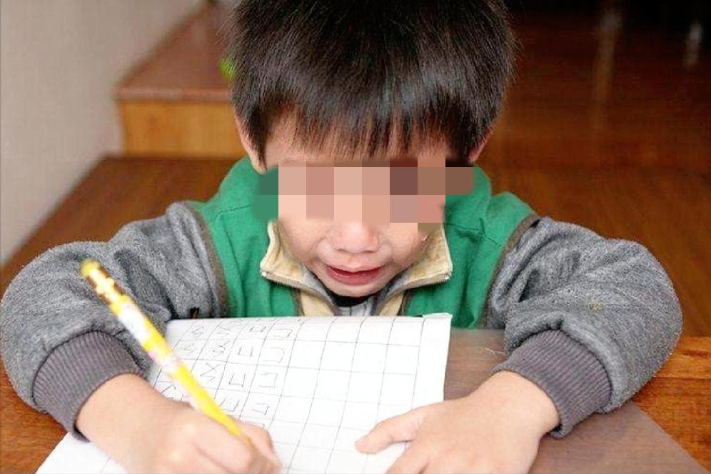 就问小孩子不爱学习就知道玩怎么办？我那9岁的小侄子，半个学期6次考试，数学
