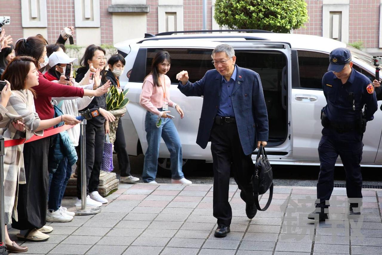 柯文哲京华案案庭审第三天柯文哲拉蒋万安来撑腰台湾民众党前主席柯文哲涉京华城