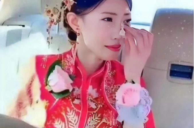 这场婚礼实在太闹心了！哈尔滨姑娘远嫁南京，婚礼上娘家50多号人特意自驾赶来送亲，