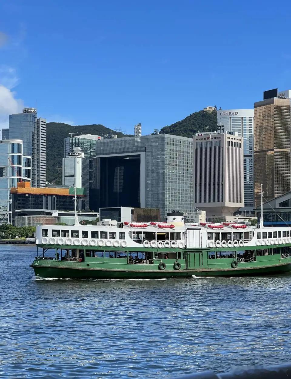 周末短途出游推荐两座风格截然不同的城市。上海西岸最近有个很惊喜的打卡点，北票码头