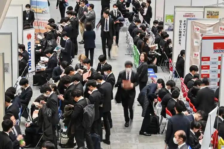 日本出口排名连降，从世界第二到第七，产业链根基全线动摇.. 日本出口排名跌出