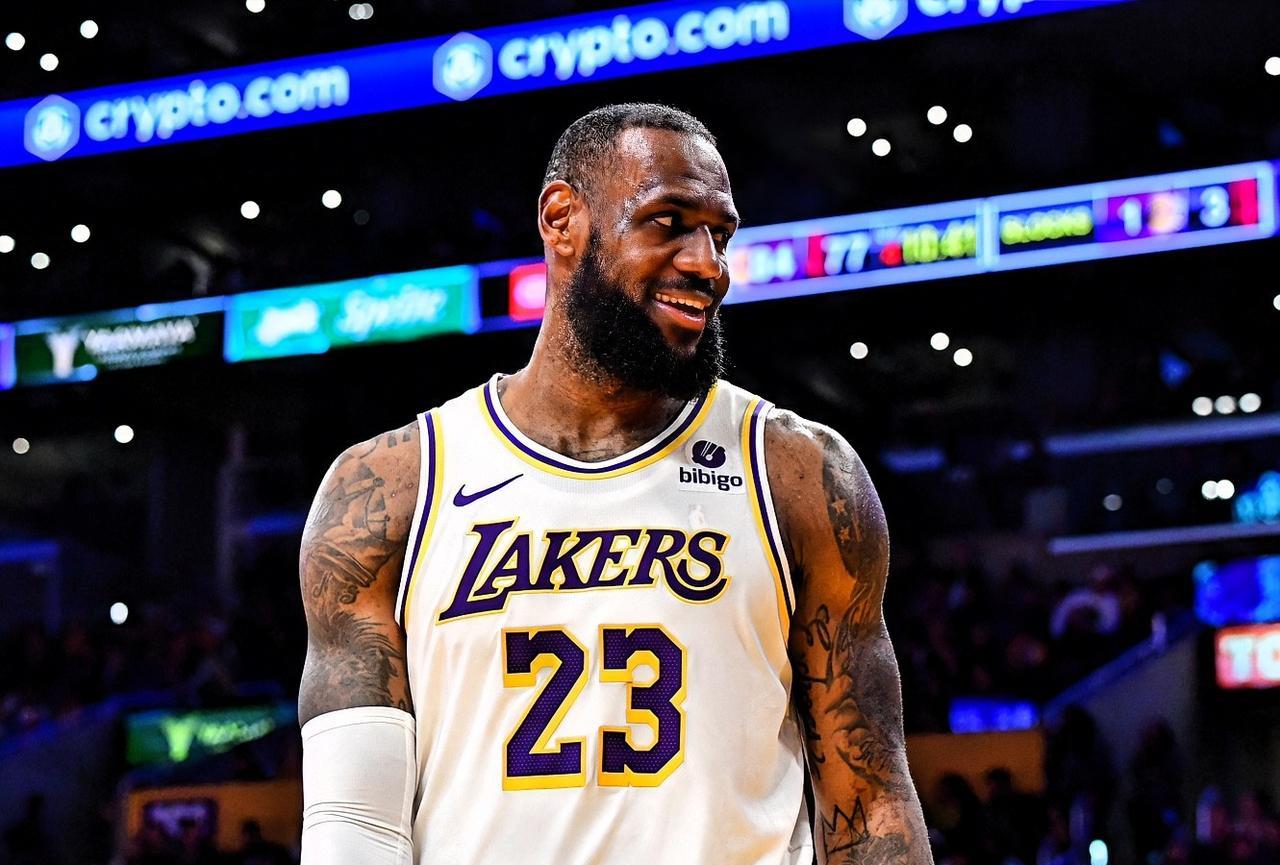 湖人喜从天降！詹姆斯即将复出，并且直言愿意做出牺牲，他能立刻帮助球队。今日，詹