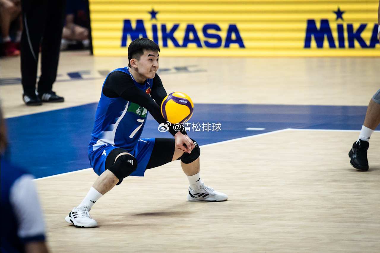 中国男排1-3德国男排中国男排自由人李天乐23次一传、13到位1失误一传到位率5