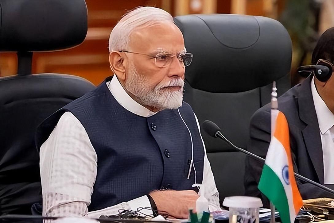 雪上加霜！俄罗斯突然翻脸，对印出口原油取消折扣还溢价，莫迪的“左右逢源”外交彻底