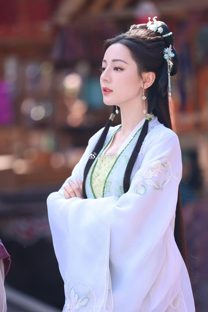 谁懂迪丽热巴这张脸之权威迪丽热巴这段好带感迪丽热巴演的贺思慕太带感了！《白日提灯