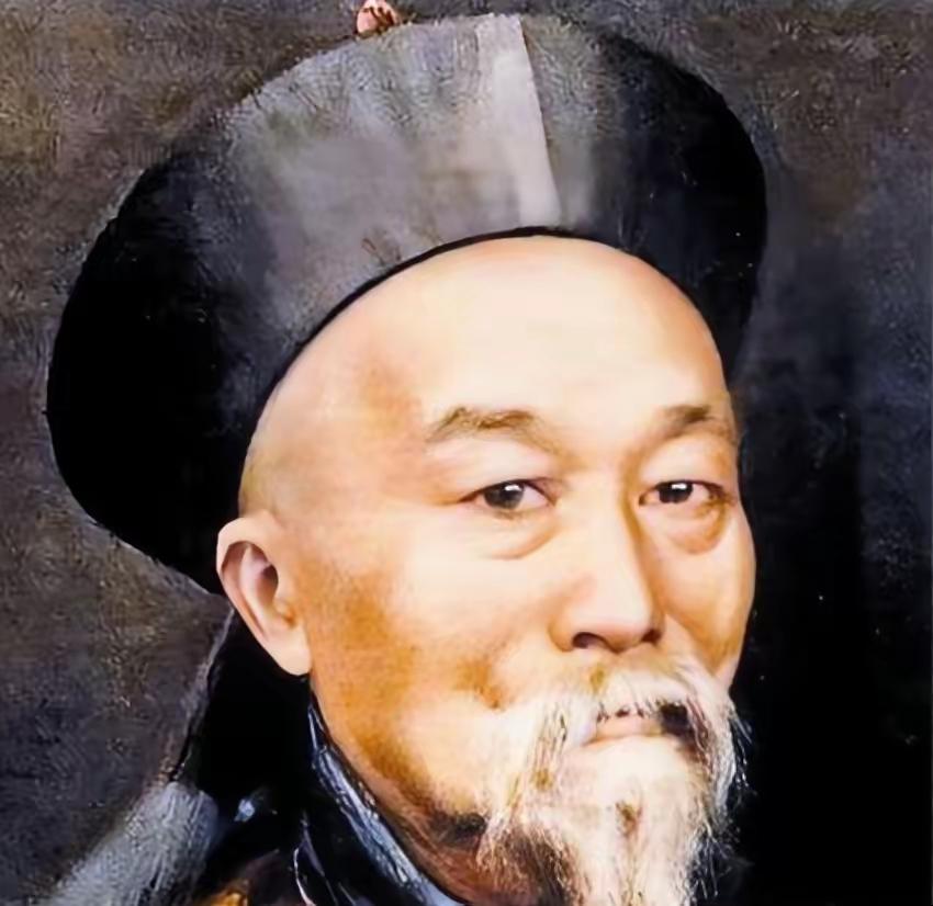 “给他们挂上去！”1958年，众人将李鸿章夫妇的尸体挂在拖拉机后面，在街上游行，