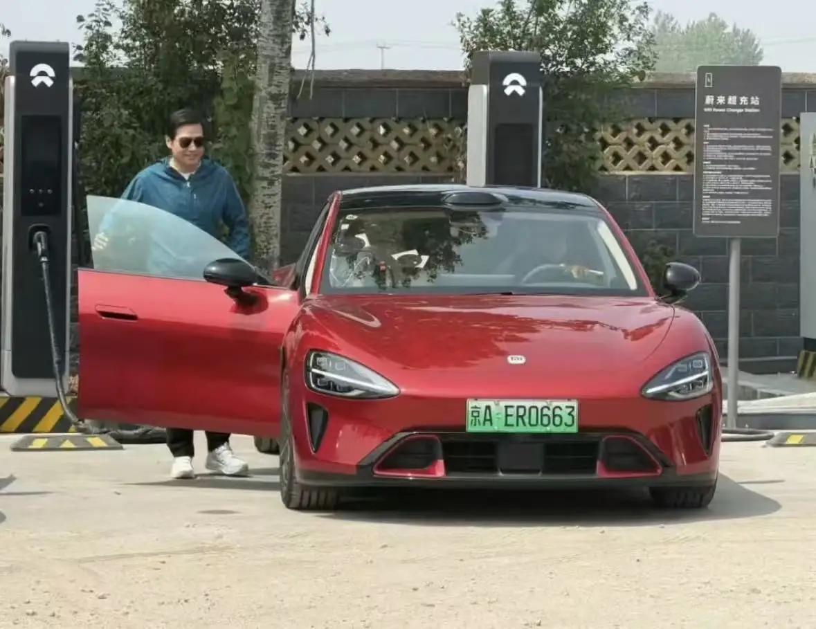 雷军还是没有考虑周全，此次直播小米SU7试车十分成功，美中不足的是返程竟用板车拉