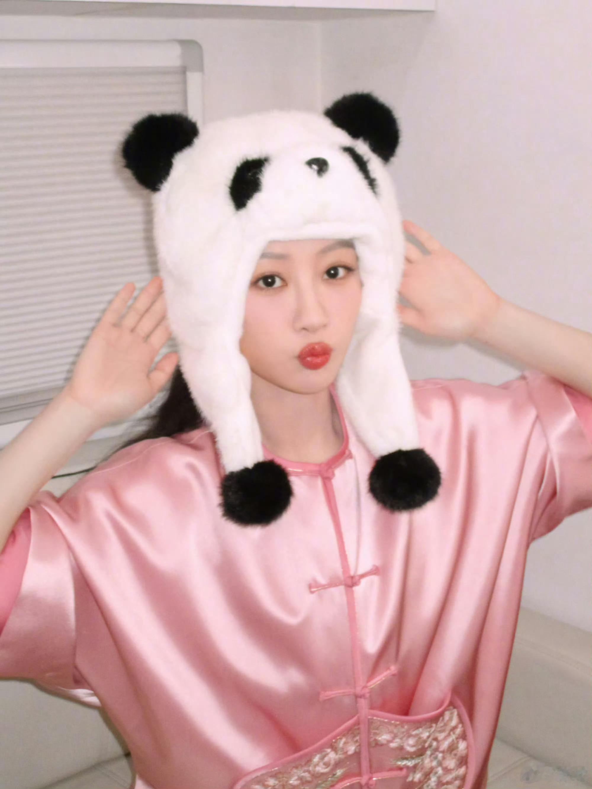 杨紫杨紫杨紫董竹君yz杨紫玉兰花开君再来命途皆飘摇，乱世求安生。寻一线绝境生机，