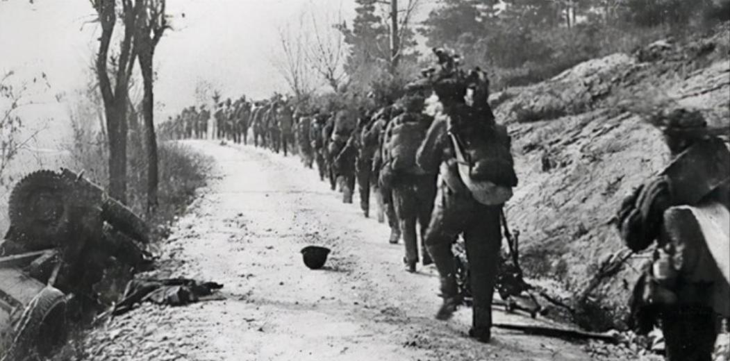 1951年夏，志司正在召开“第五次战役总结会”，彭老总突然指着第58师师长，喊：