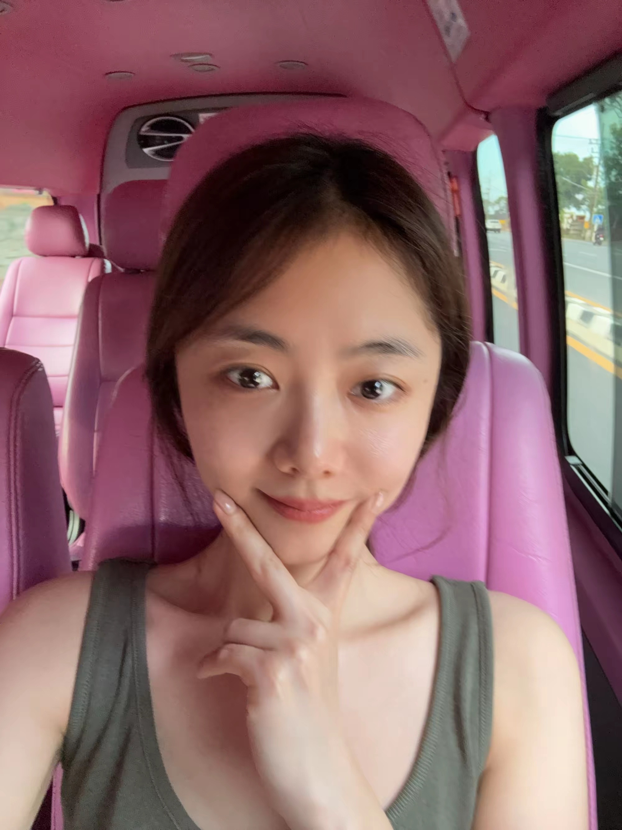 谭松韵这状态真不错呀！素颜真好看，简直跟女大学生没差，看着像二十出头的小姑娘！