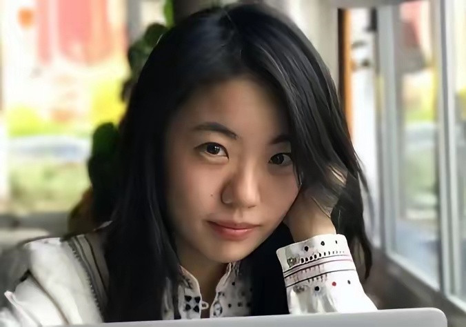 蒋方舟天才少女人设在蒋方舟“完美才女路径”的成长过程中，也有人认为是电视台、