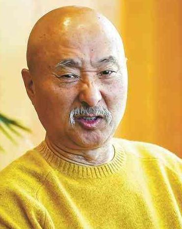 陈佩斯心里的石头终于落下了《戏台》投资一亿，票房快四亿了。陈佩斯这把