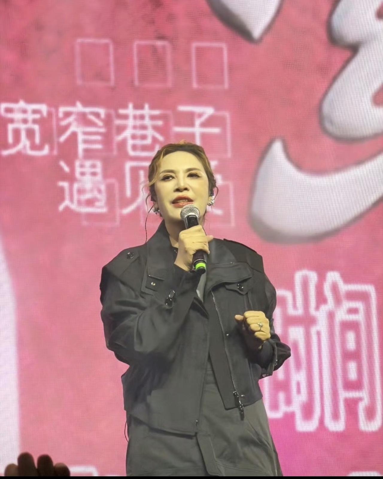 官方亲自下场宣布那艺娜为劣迹艺人，演出全部叫停，还是合伙人举报的！这就是网红