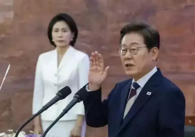 李在明执政韩国，没等来“旧貌换新”，反而陷了新困境？之前不少人觉得，韩国换了李