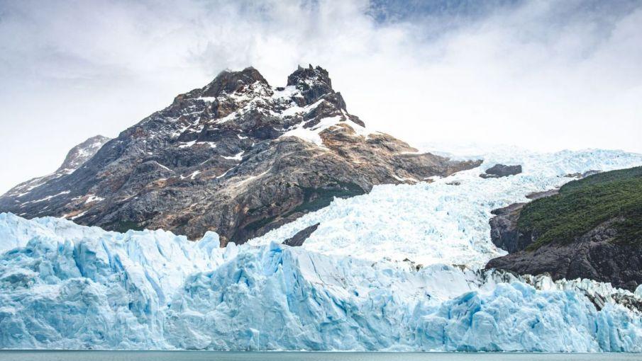 阿根廷米莱政府松绑冰川保护，变相出让国家最大淡水储备控制权。　　近日，阿根廷米