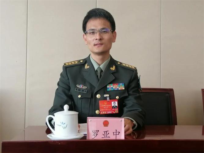 国防科技大学空天科学学院院长、正教授、博士生导师，肩上扛着大校军衔，手里攥着国家