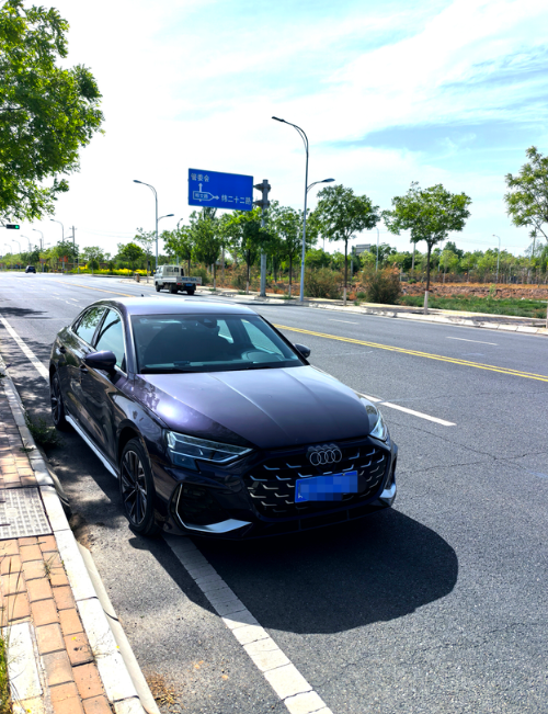 小钢炮真省油第二箱油表显880公里，虽然是虚的，但是看着心里舒服。第一箱油跑