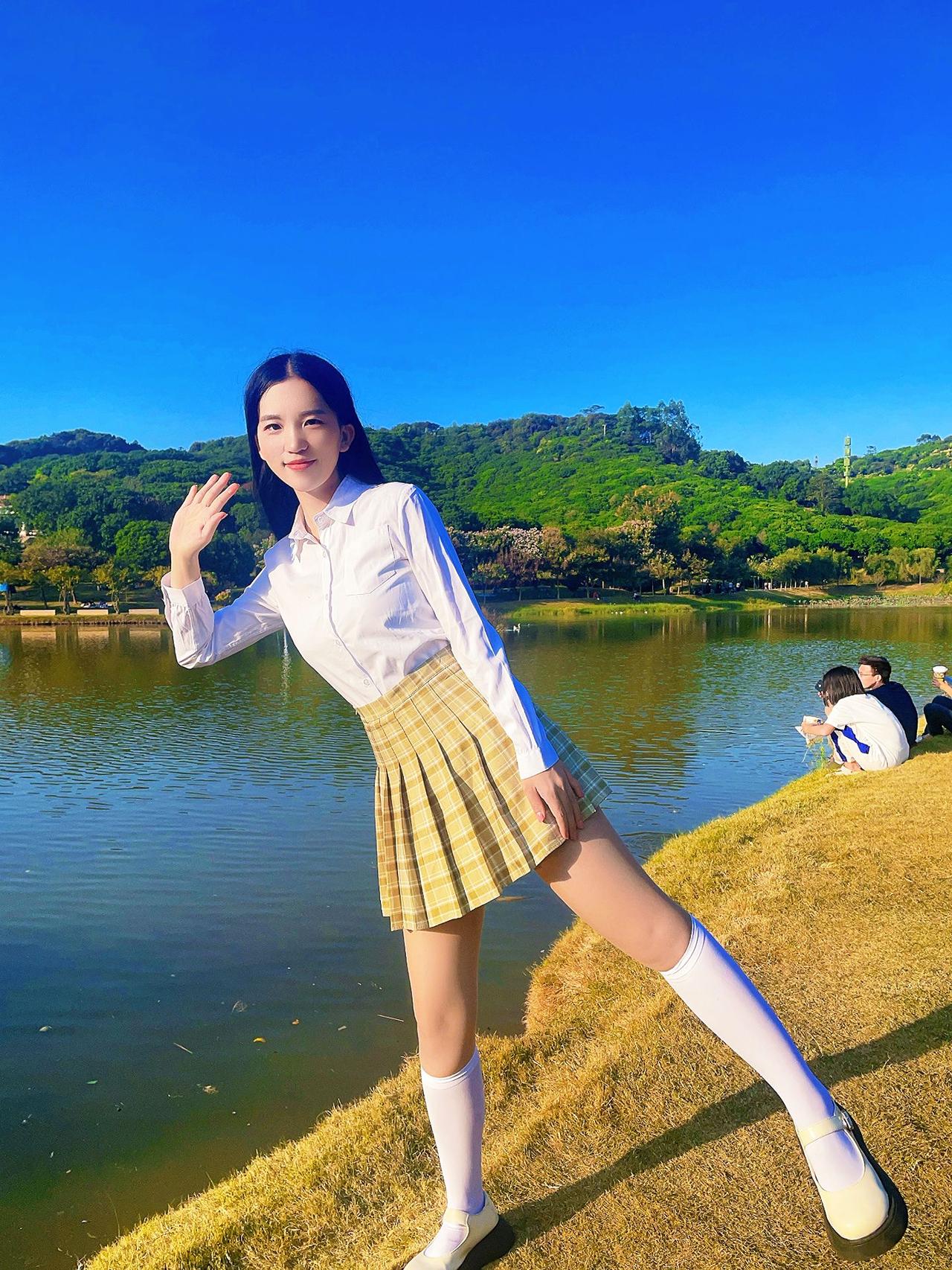 你怎么长这样，符合我全部想象！美女甜美女孩JK喜欢就关注我吧