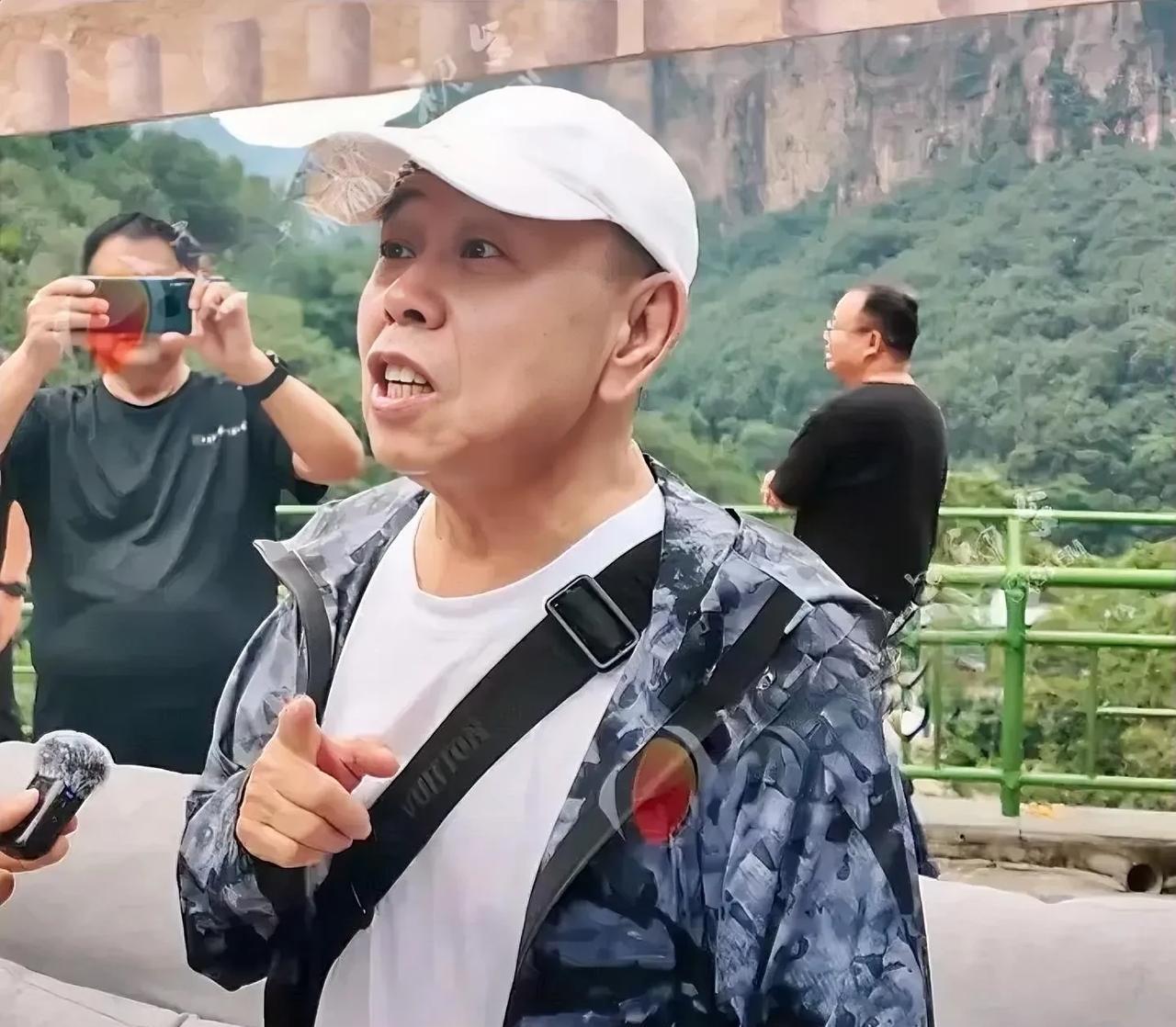 一本正经的胡说八道！电影《举起手来》举行20年纪念活动，导演携一众主演重回拍摄地
