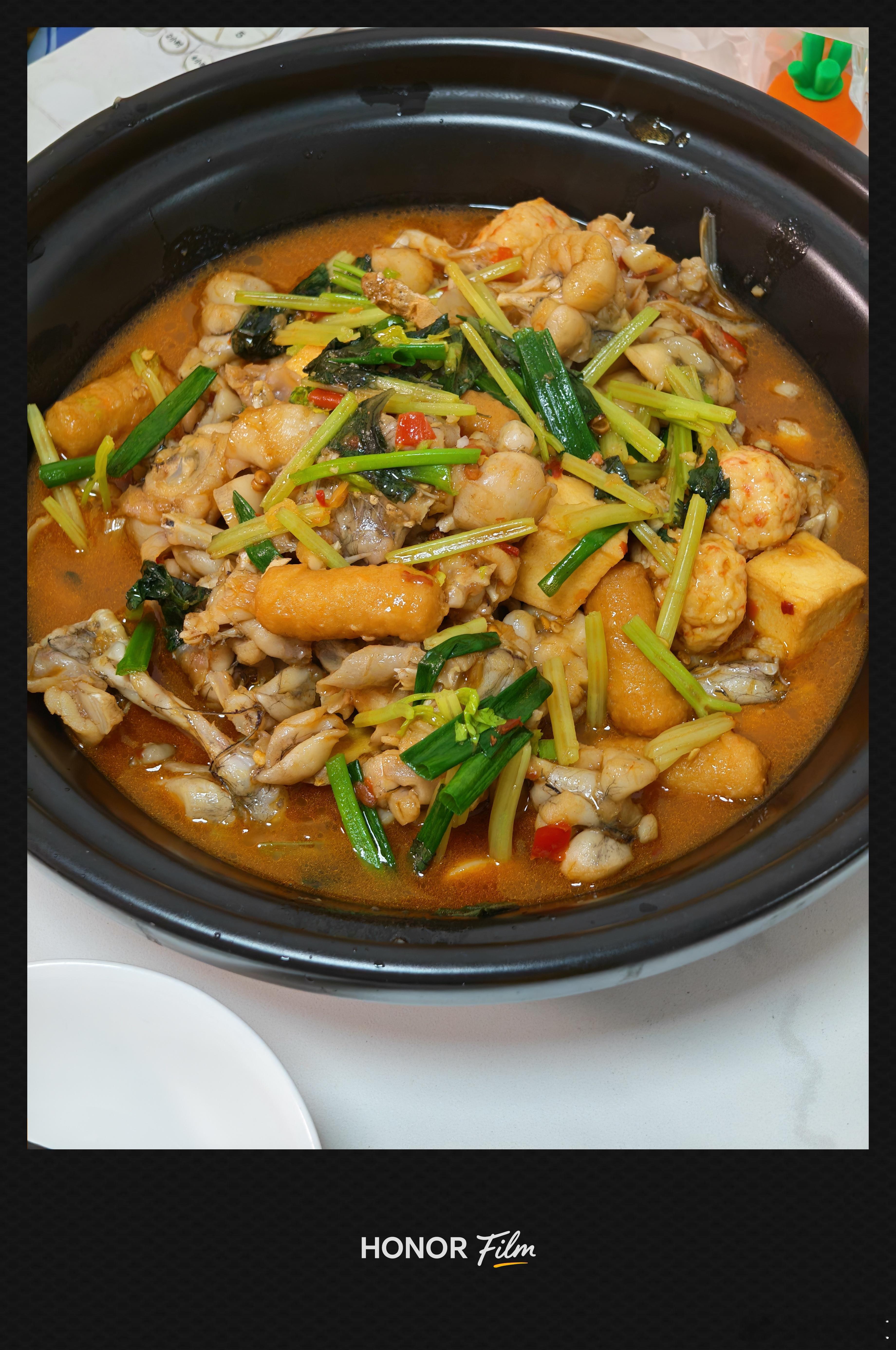 开饭啦，今晚来个自制的水煮田鸡！嘎嘎香！😍牛丸科技说​​​