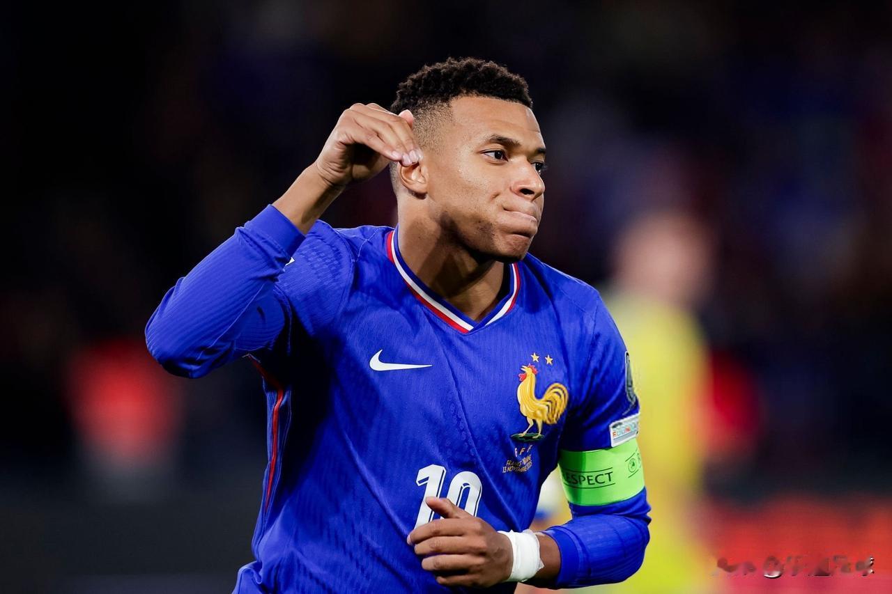 球员达成400球里程碑所用比赛场次排名：🥇525场：梅西🥈537场：