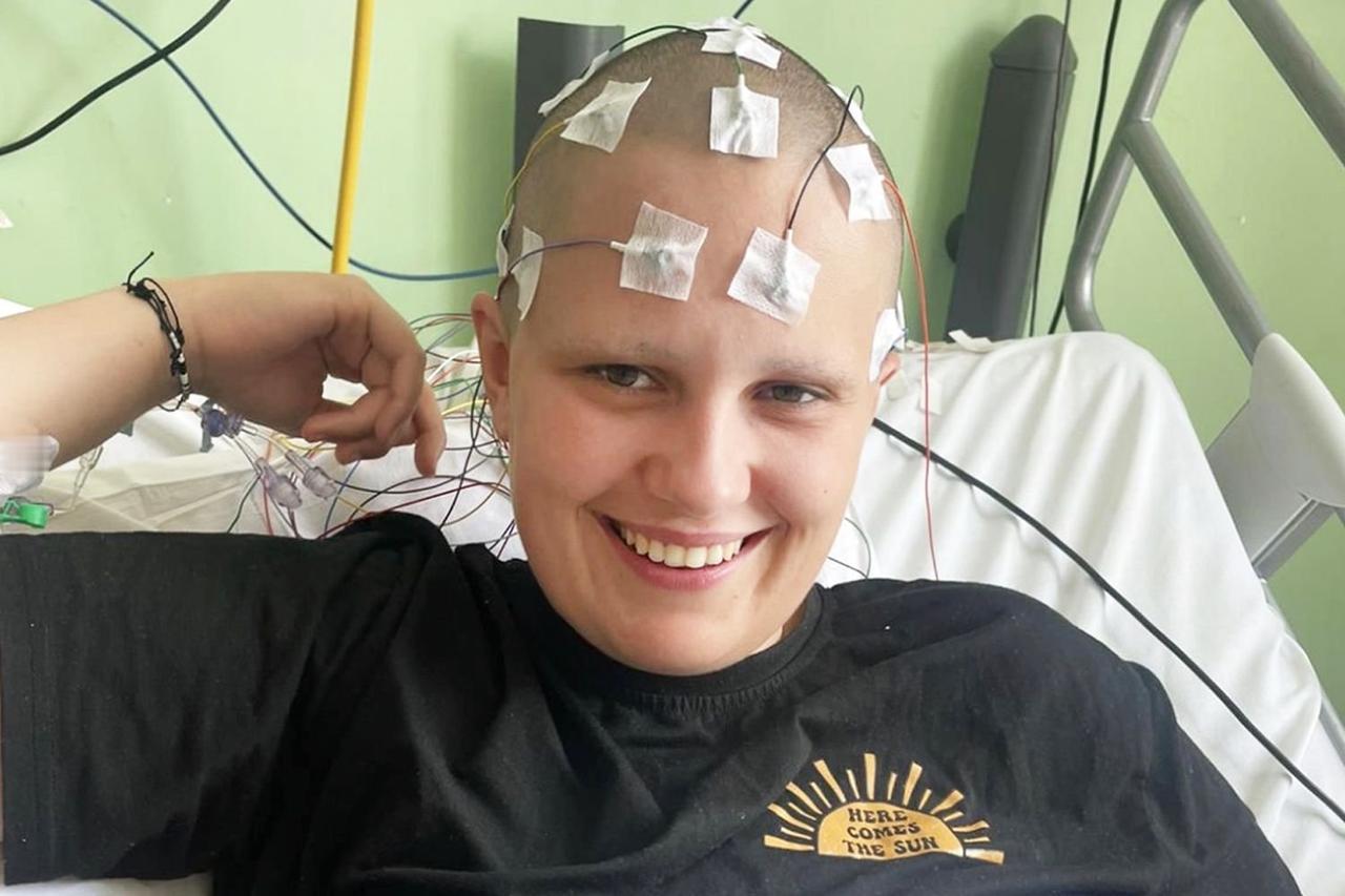 AI，已经颠覆了医学。23岁的英国女孩菲比，长期遭受全身剧痛、持续性重度疲劳、