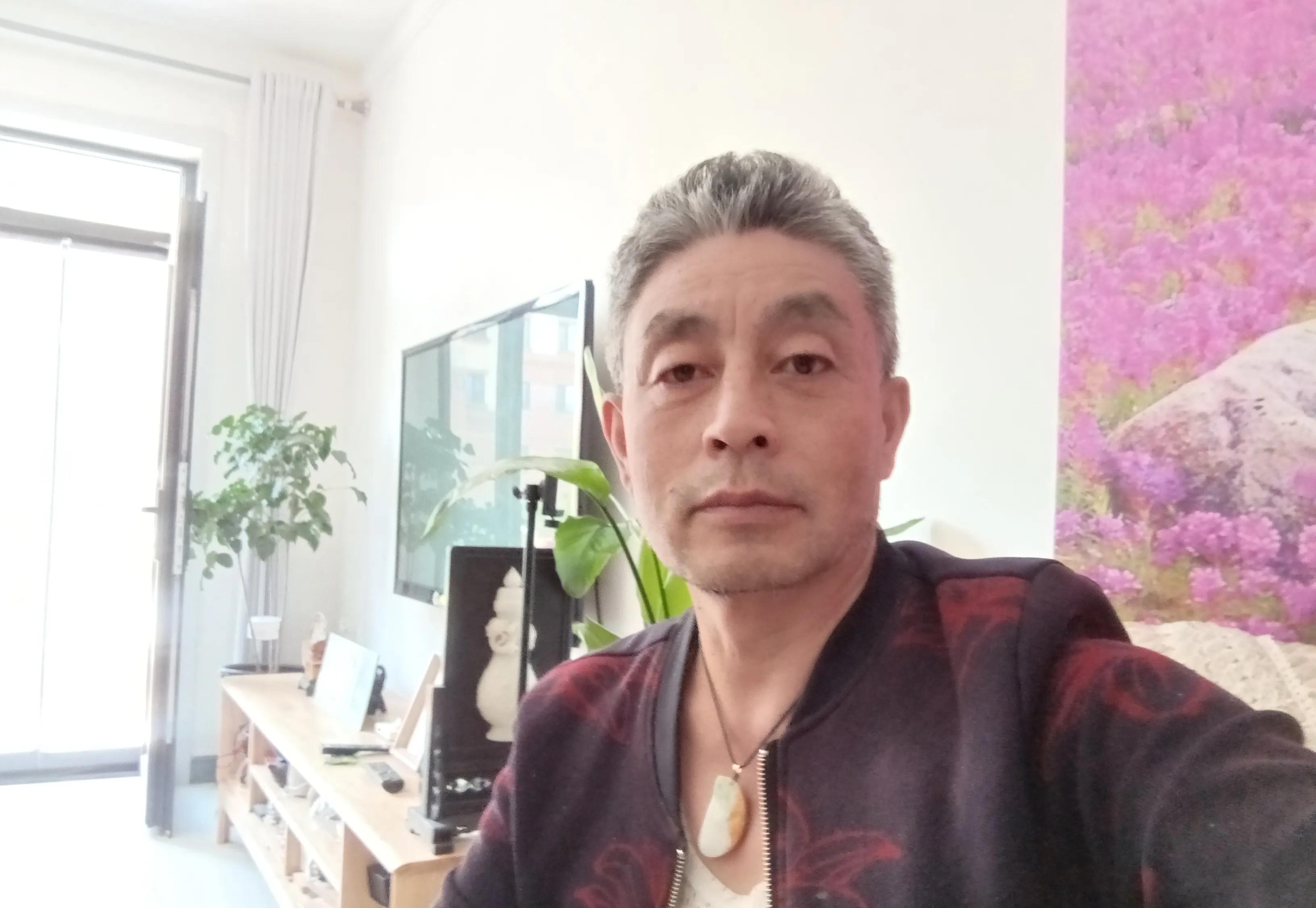 我的发小摊上事儿了！我的奉劝60岁—70多岁的老年朋友们！少聚会，少聚餐！