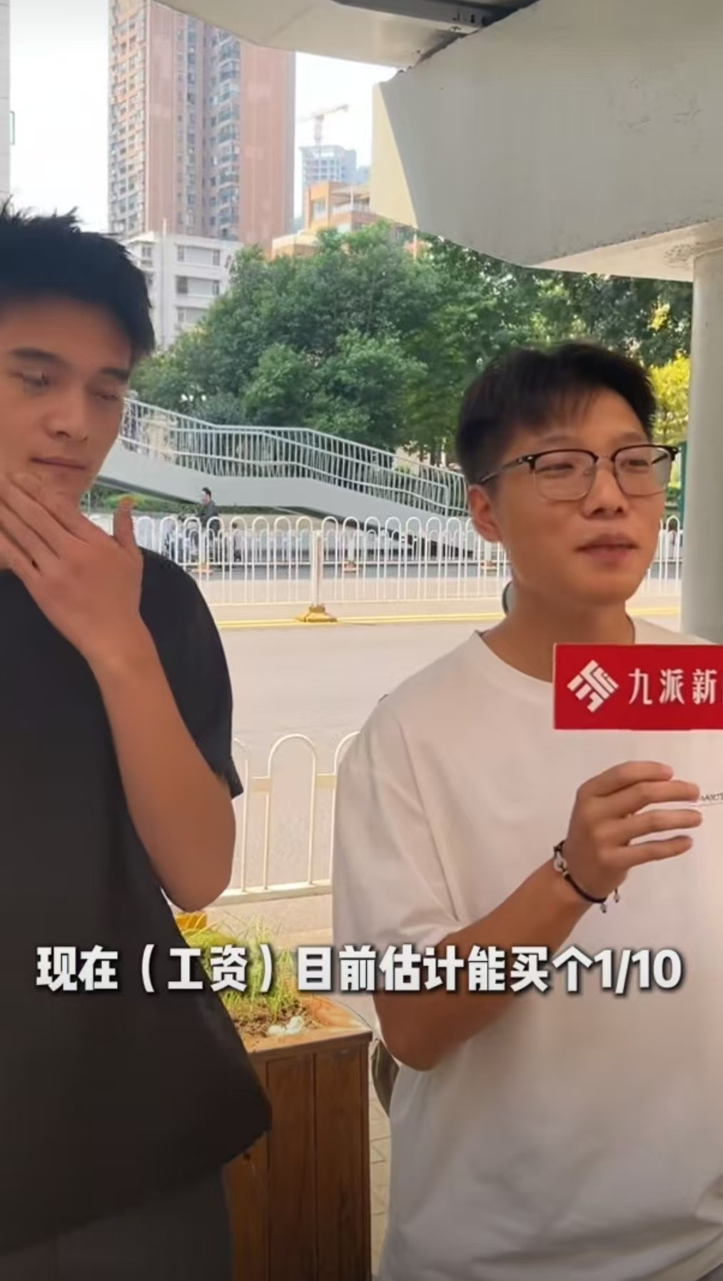 00后在买手机这件事儿开始认真了消费观慢慢成熟，00后挑选手机精打细算。今年大电