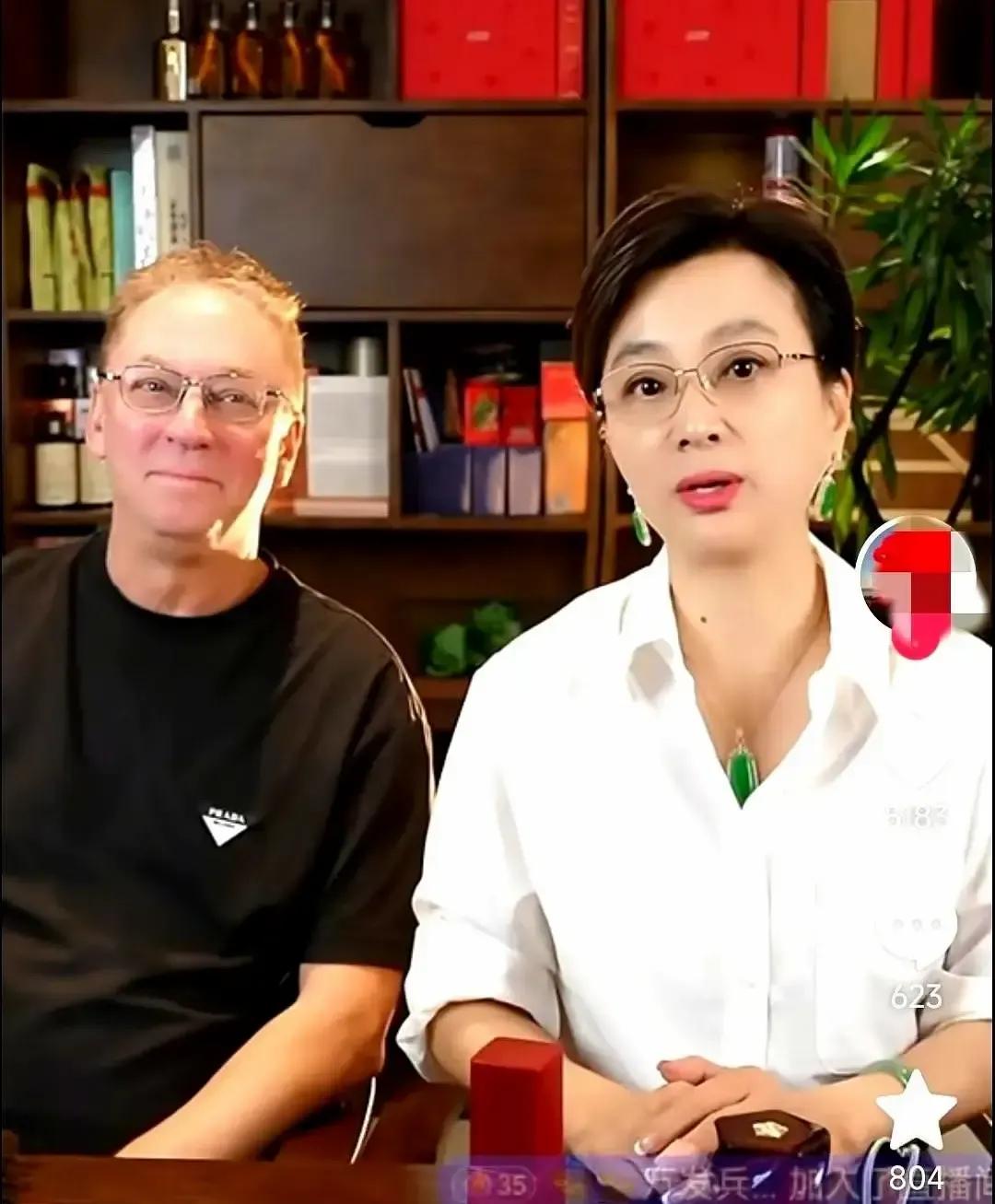 李玲玉在直播间一句“我没离过婚”，把网友听懵了。之前全网都在传她离婚多年独自带