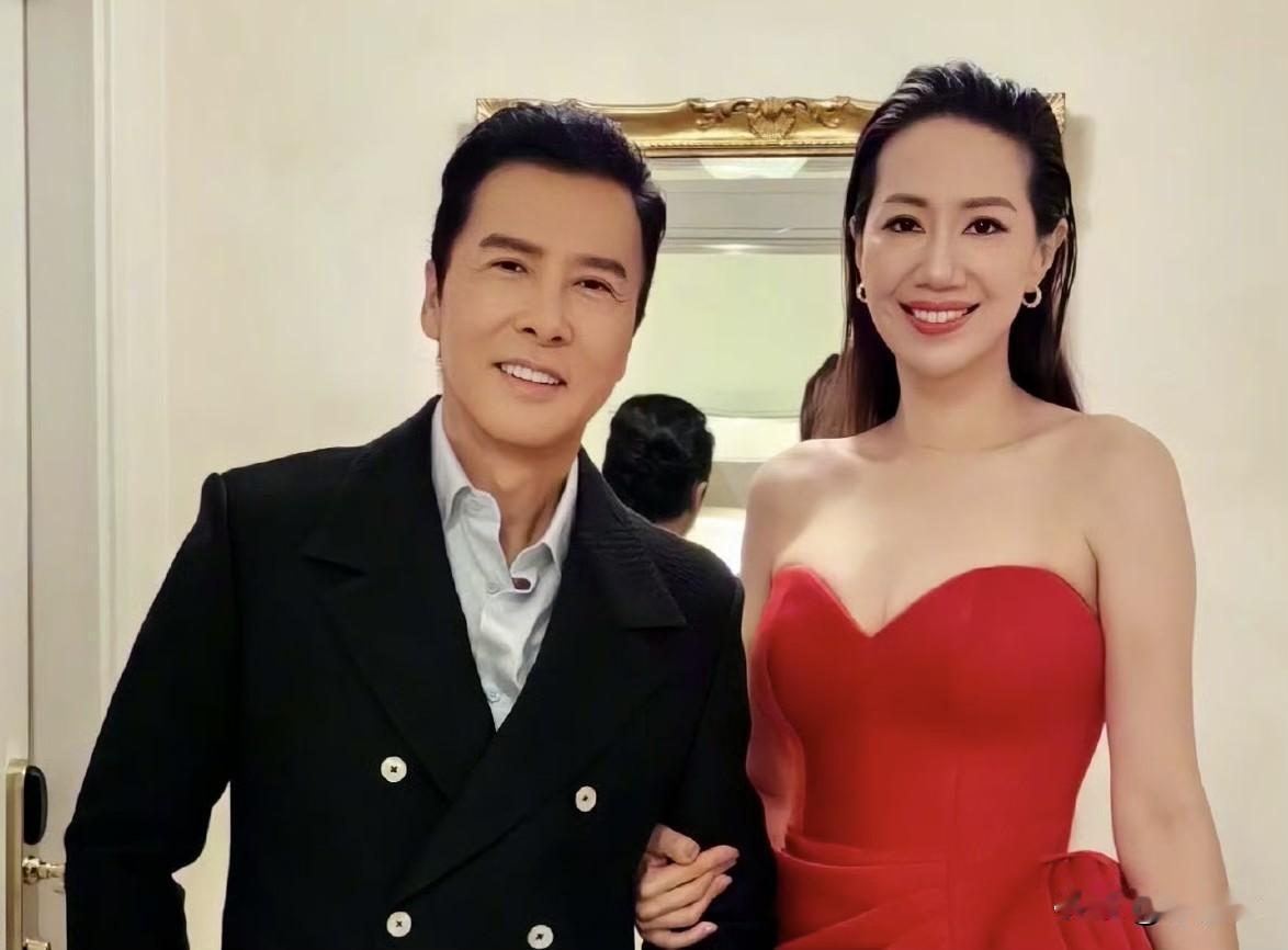 人设崩塌？汪诗诗火灾言论陷双标争议，甄子丹沉默引质疑当全国上下为香港某大厦的