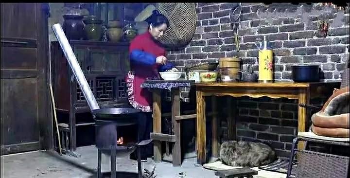 很好奇，吃不惯折耳根的人，吃出来真是这么奇怪的味道吗？于是我又尝试吃了两次，没