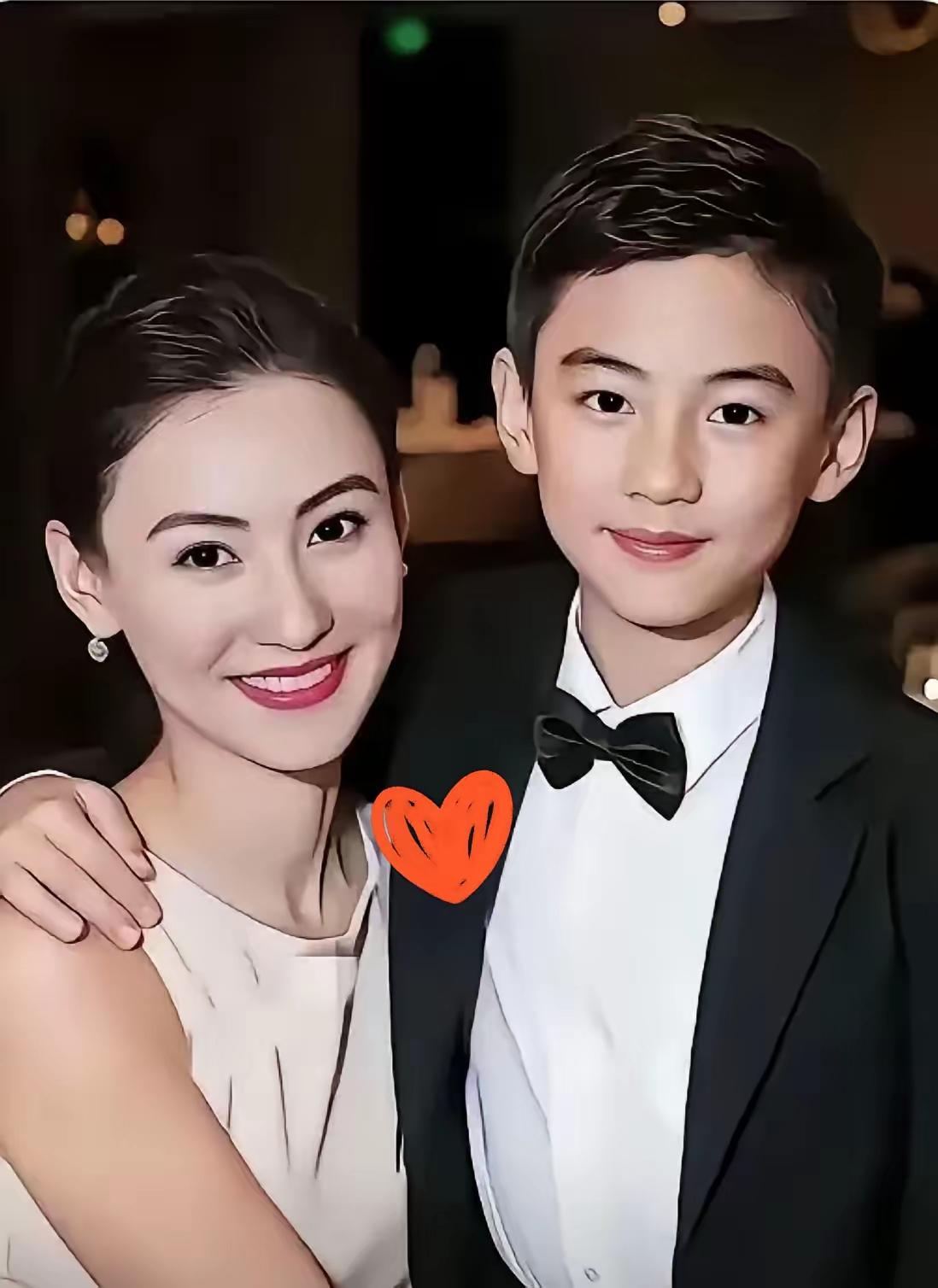 张柏芝的保密工作做的很好，到现在为止，谁也不知道她的第三子张承礼，到底是谁的孩子