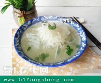 做妈妈的冬天要经常给孩子做这碗汤, 预防感冒, 助消化增加食欲