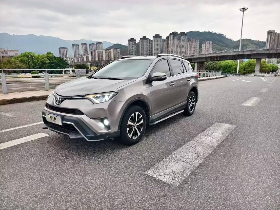 二手RAV4荣放现在什么价？2026年4月行情，该花多少钱买心里要有数 这车