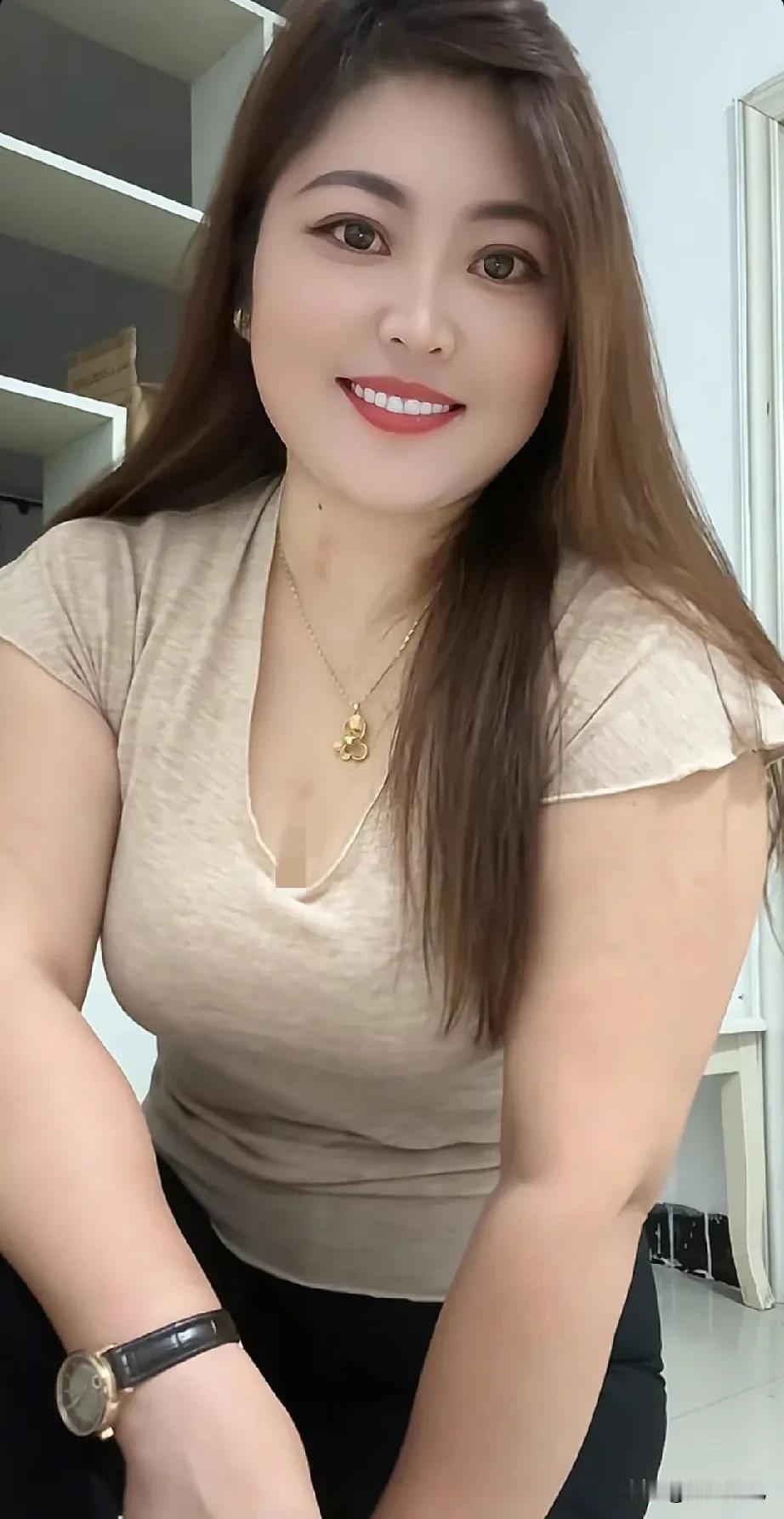 一个能享受孤独的女人就像山里的泉水静的久了自然清澈见底柔和从容清透