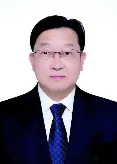 ……9月17日，【王勇】(正处)被查，于是看了一下他的简历和履历，他1970