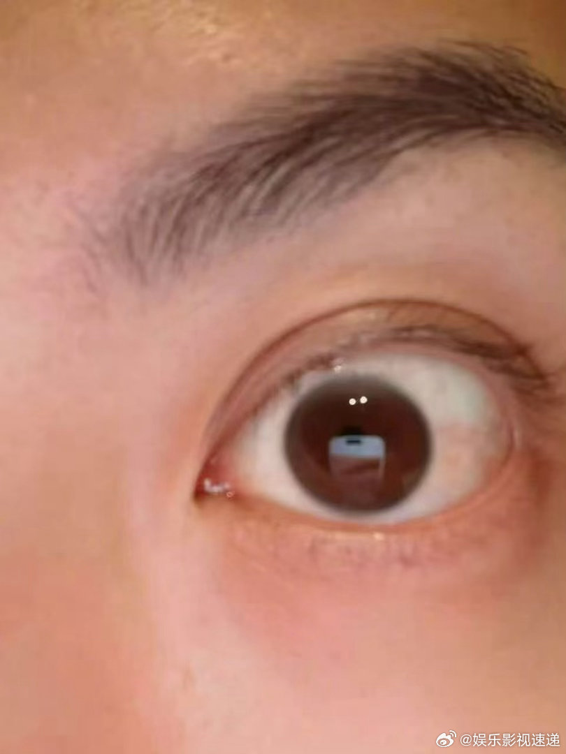 陈伟霆抽象剧宣九门里最严厉的daddy非陈伟霆莫属，又帅又稳还带点狠，被佛爷帅