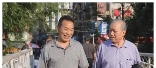 1988年，湖北一男子借给好友5万元，不料好友从此不知所踪。31年后，男子接到了