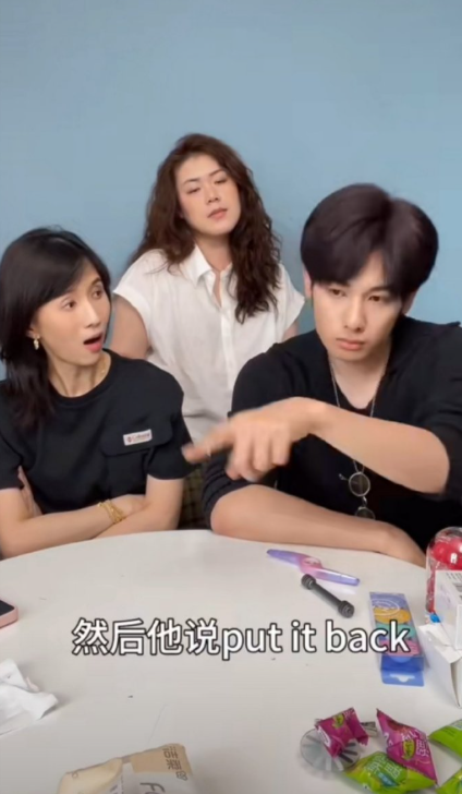 这段也给我听生气了要是我遇上，没准真就窝窝囊囊的听那个店员的话了……啥时候能像