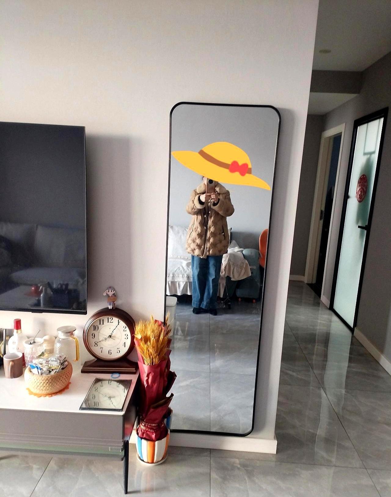 每年一件便宜羽绒服，正在让你悄悄变穷。别不信，算笔账你就懂了。衣柜里那件去