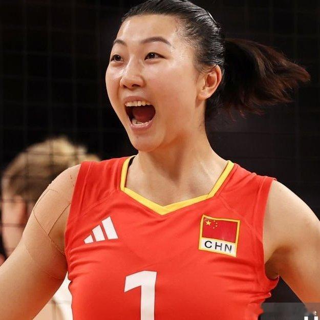 📌由于袁心玥出现健康问题，费内巴切取消了这笔转会。📌胡鲁西·贝尔古曾有意引进